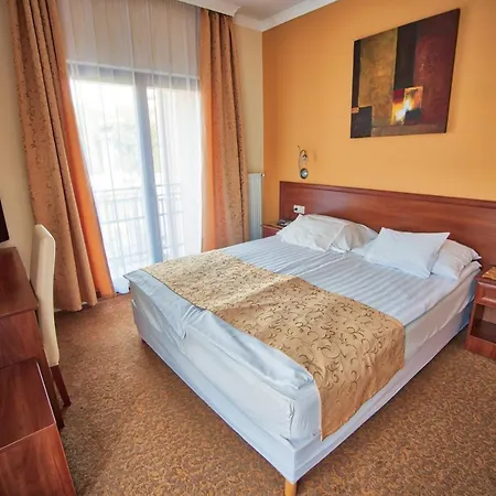 Viktória Hotel