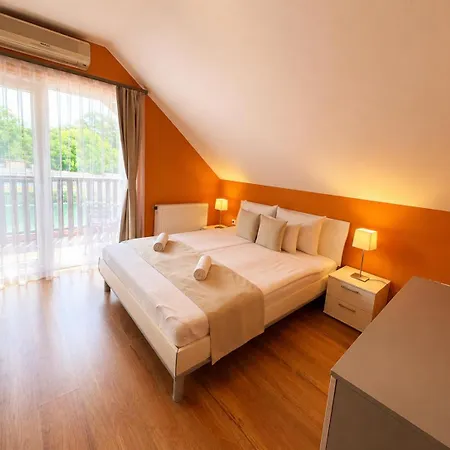 Viktoria Hotel 3*