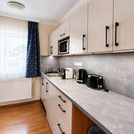 Viktoria Hotel 3*