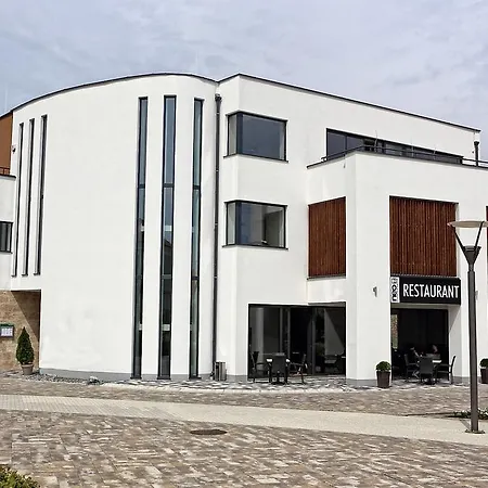 Viktória 3*
