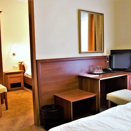 Viktória Hotel